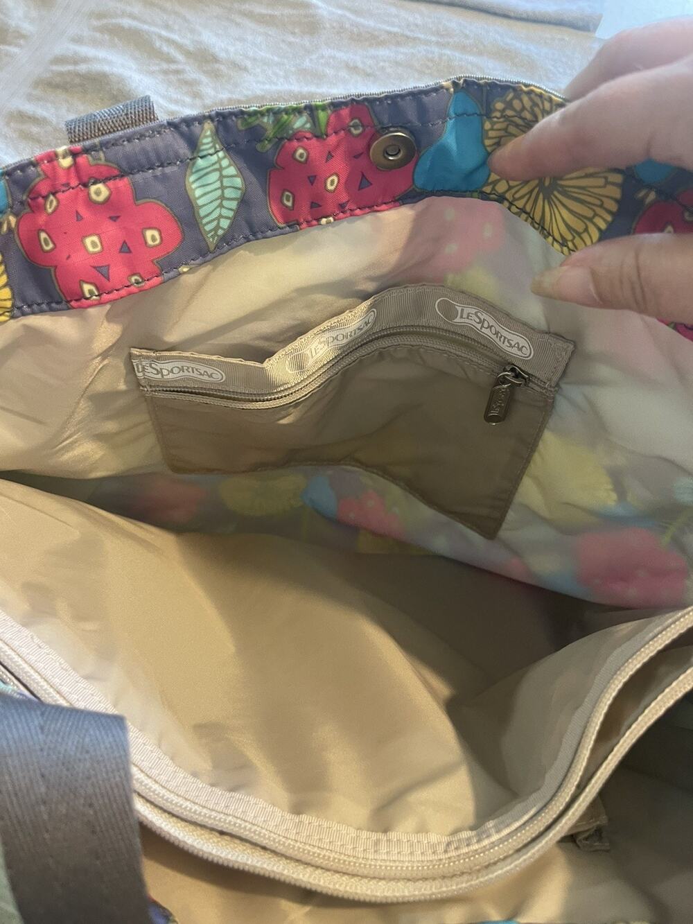 Lesportsac Le Zip Tilly Multicolored Floral Tote Travel Bag New with Tag 15"x17"